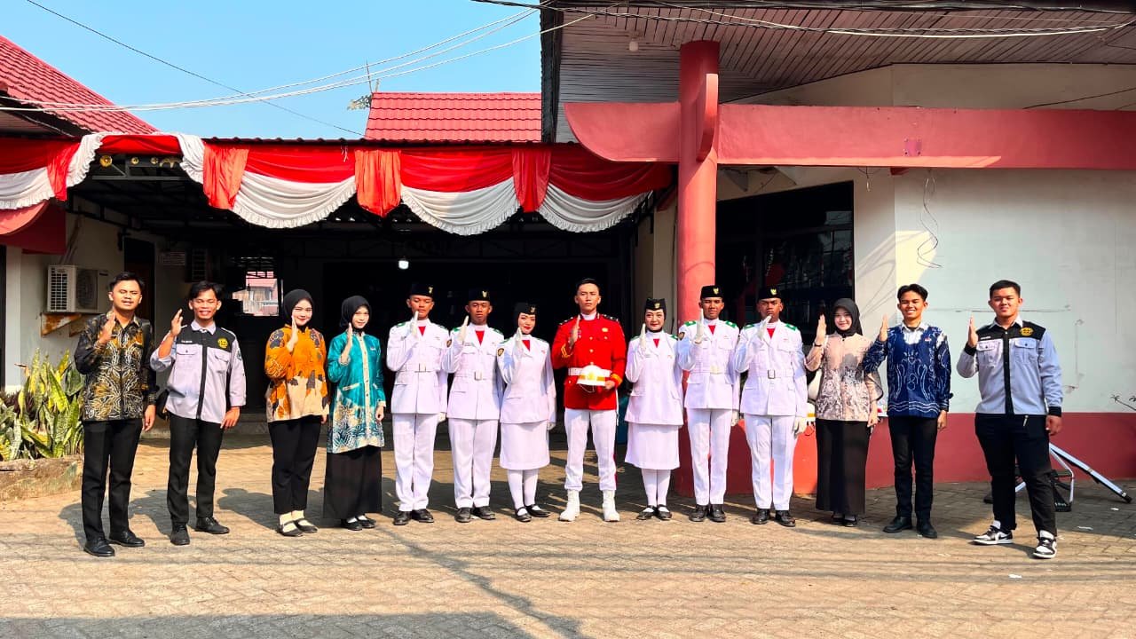 Langkah Tegap Penuh Kebanggan, Siswa MAN 2 HSU Sukses Kibarkan Sang Merah Putih Pada HUT RI Ke 81 Tingkat Kab. HSU